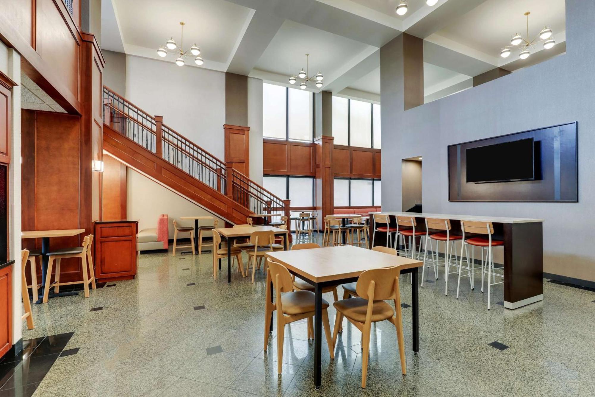 Drury Inn & Suites Birmingham Lakeshore Drive Luaran gambar