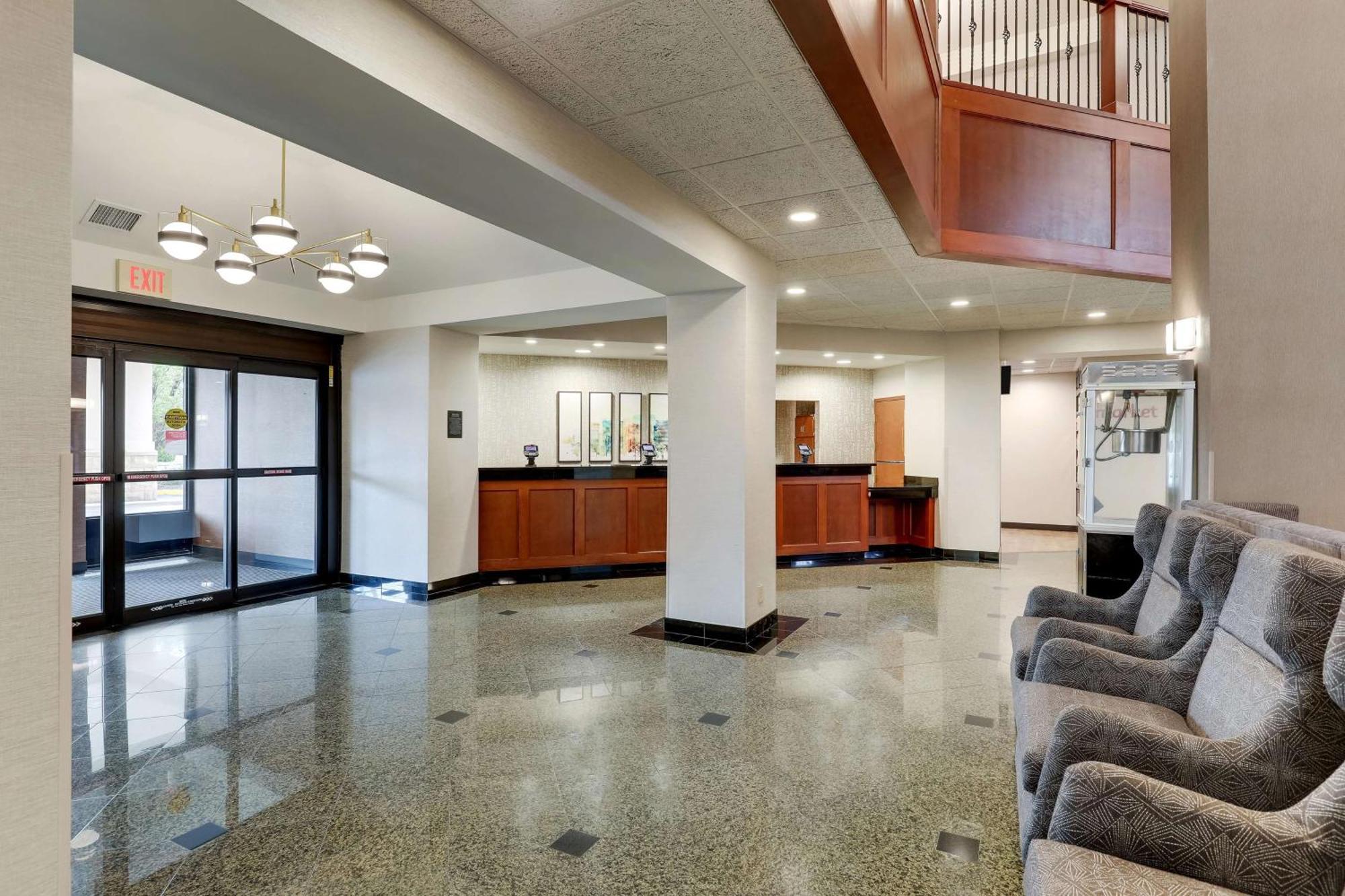 Drury Inn & Suites Birmingham Lakeshore Drive Luaran gambar